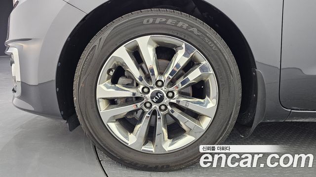Kia Canival 2015 — photo 5