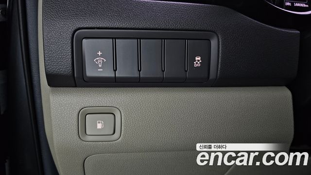 Kia Canival 2015 — photo 13