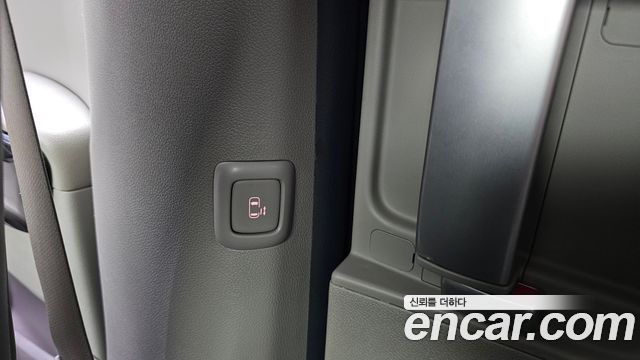 Kia Canival 2015 — photo 19