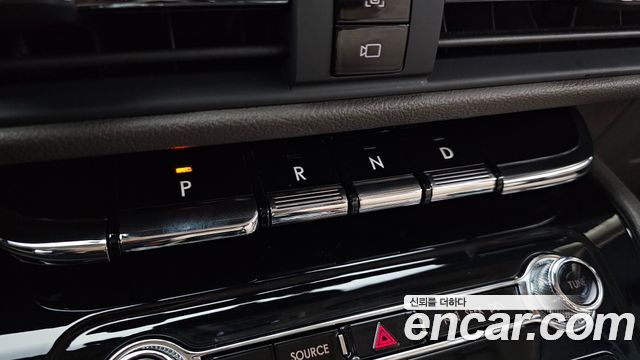 Lincoln Corsair 2022 — photo 12