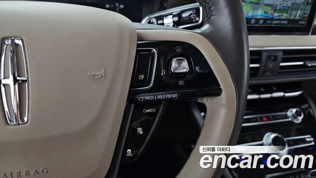 Lincoln Corsair 2022 — photo 23