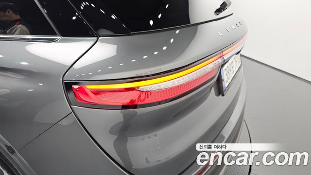 Lincoln Corsair 2022 — photo 9