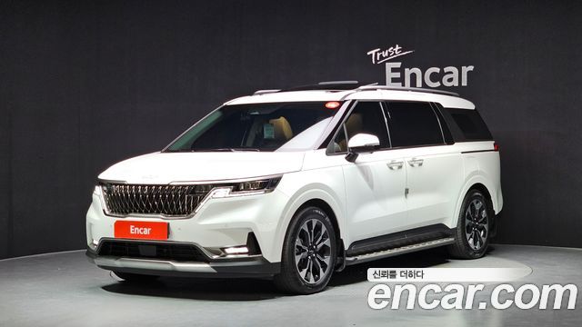 Kia Canival 2023 — photo 1