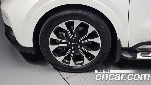 Kia Canival 2023 — photo 5
