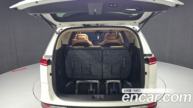 Kia Canival 2023 — photo 26