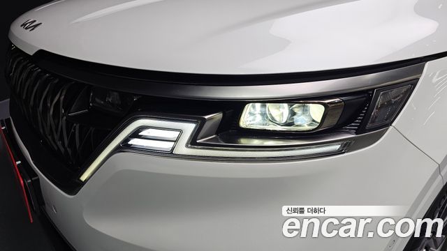 Kia Canival 2023 — photo 8