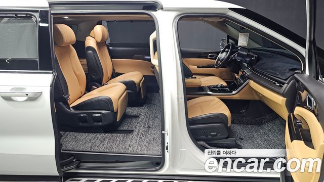 Kia Canival 2023 — photo 16