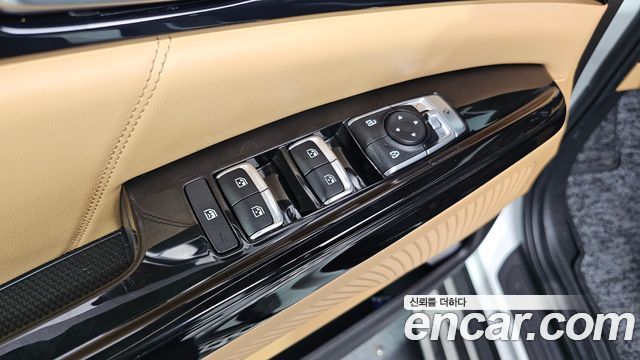 Kia Canival 2023 — photo 30