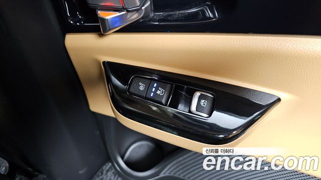 Kia Canival 2023 — photo 31