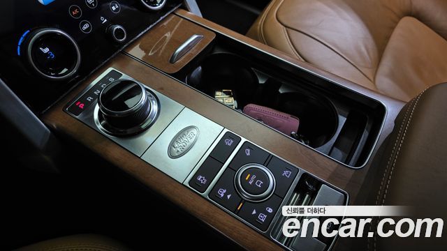 Land Rover Range Rover 2018 — photo 12