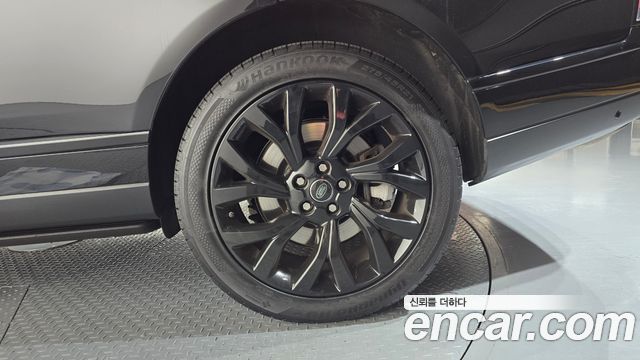 Land Rover Range Rover 2018 — photo 7