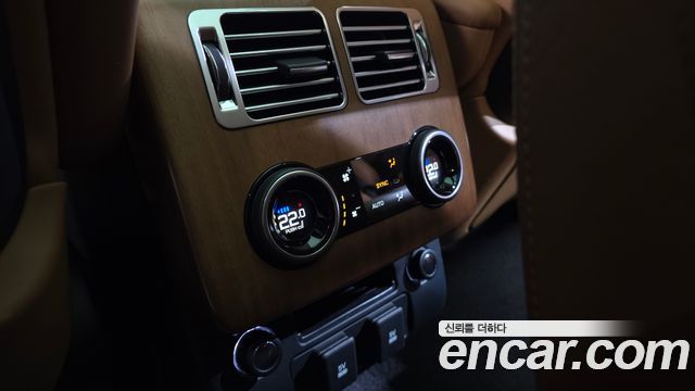 Land Rover Range Rover 2018 — photo 33