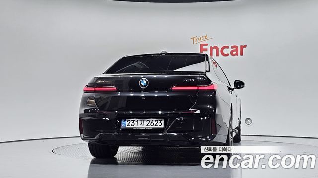 BMW 7-Series 2024 — photo 4