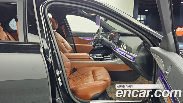 BMW 7-Series 2024 — photo 17
