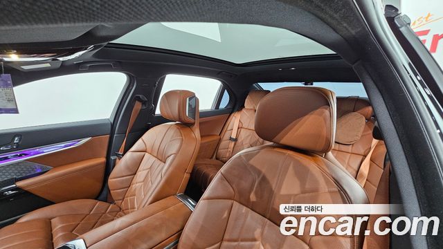 BMW 7-Series 2024 — photo 24