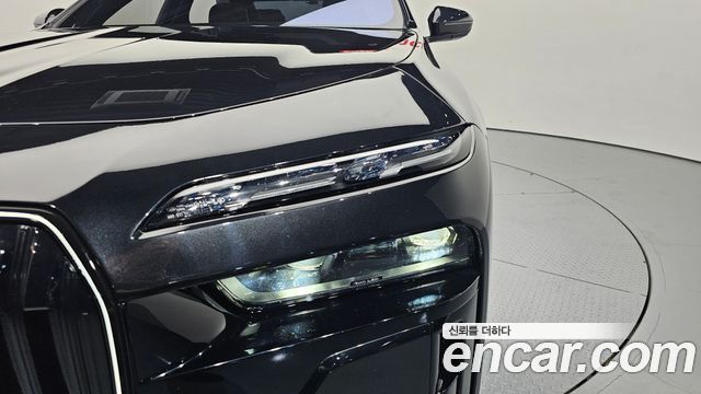 BMW 7-Series 2024 — photo 8