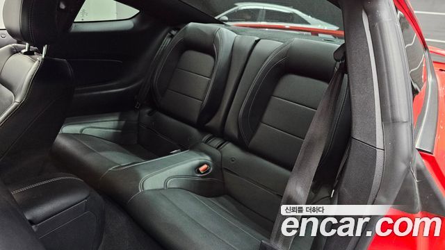 Ford Mustang 2022 — photo 11