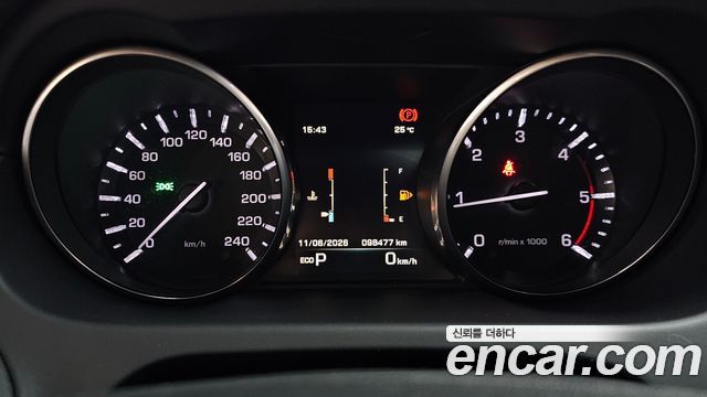 Land Rover Discovery Sport 2016 — photo 8