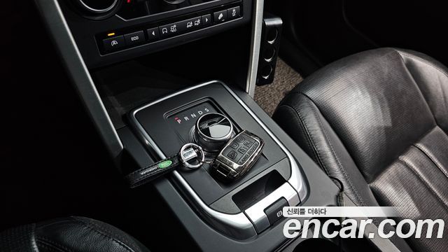 Land Rover Discovery Sport 2016 — photo 9