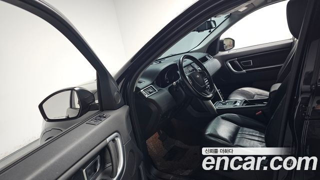 Land Rover Discovery Sport 2016 — photo 10