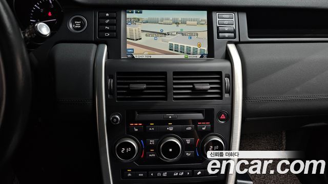 Land Rover Discovery Sport 2016 — photo 14