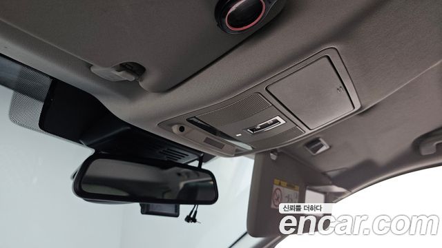 Land Rover Discovery Sport 2016 — photo 17