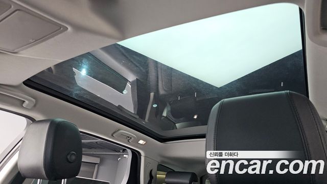 Land Rover Discovery Sport 2016 — photo 18
