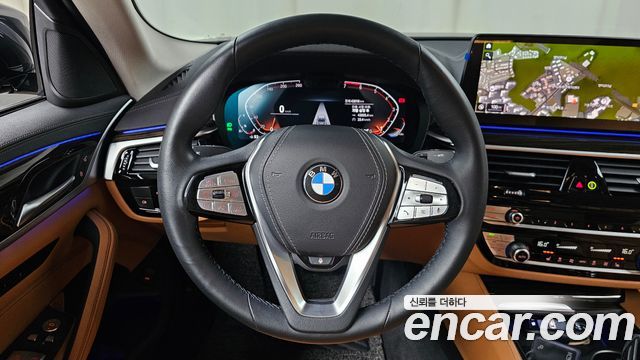 BMW 5-Series 2023 — photo 13