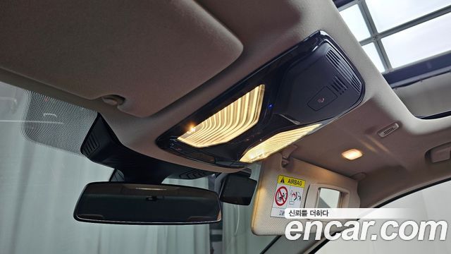 BMW 5-Series 2023 — photo 15