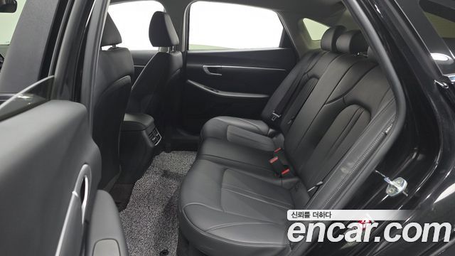 Hyundai Sonata 2022 — photo 11