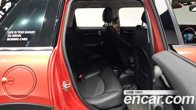 Mini Cooper 2020 — photo 18