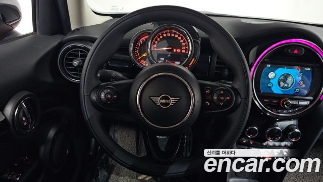 Mini Cooper 2020 — photo 19