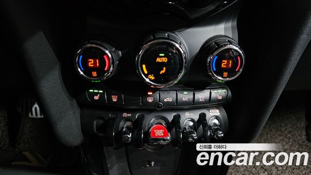 Mini Cooper 2020 — photo 22