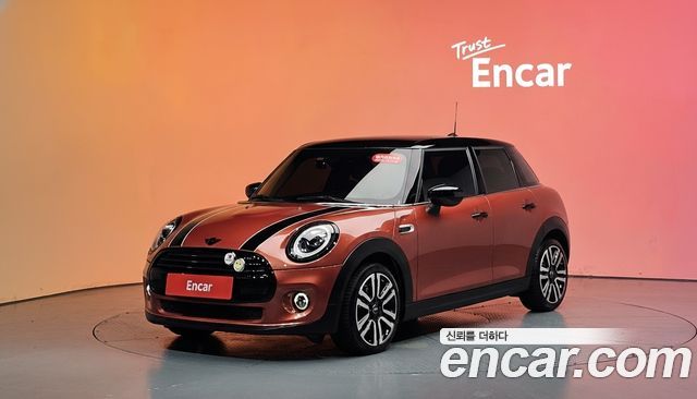Mini Cooper 2020 — photo 1