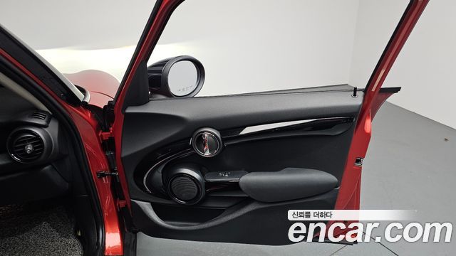 Mini Cooper 2020 — photo 14