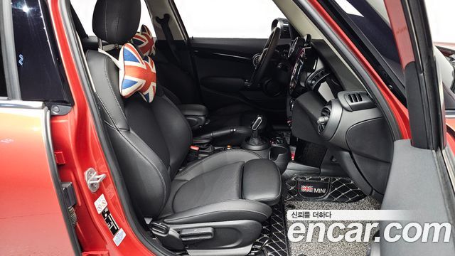 Mini Cooper 2020 — photo 16