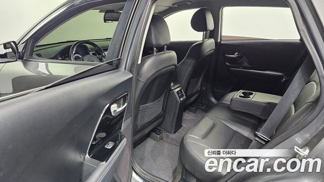 Kia Niro 2017 — photo 11