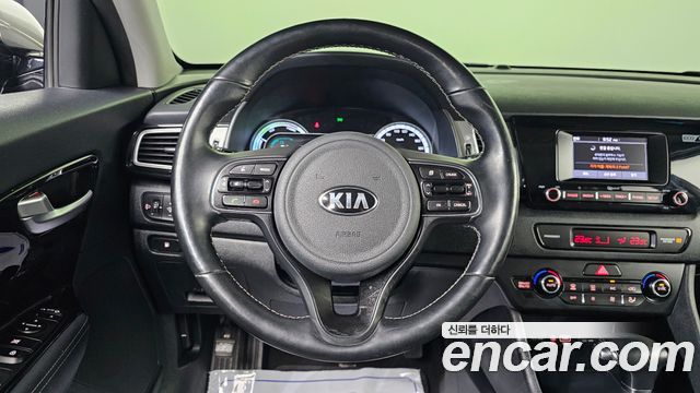 Kia Niro 2017 — photo 14