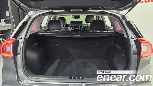 Kia Niro 2017 — photo 20