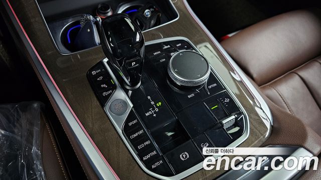 BMW X5 2021 — photo 12