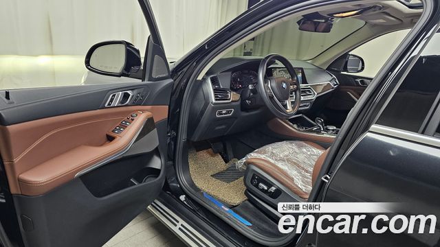 BMW X5 2021 — photo 13