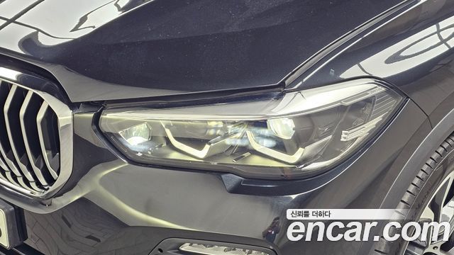 BMW X5 2021 — photo 8