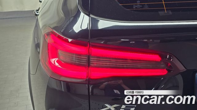 BMW X5 2021 — photo 9