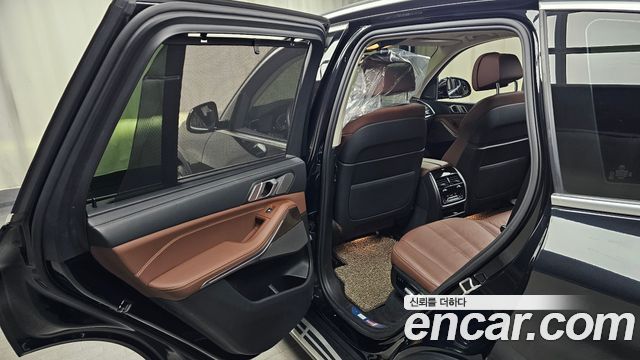 BMW X5 2021 — photo 29