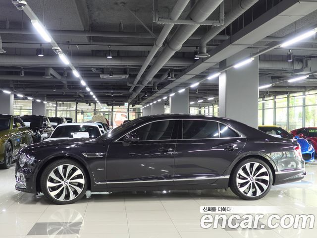 Bentley Flying Spur 2023 — photo 2
