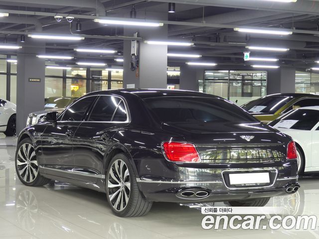 Bentley Flying Spur 2023 — photo 3