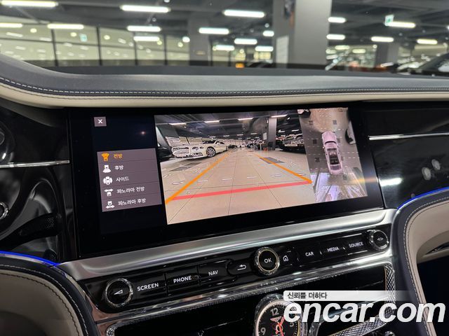 Bentley Flying Spur 2023 — photo 8