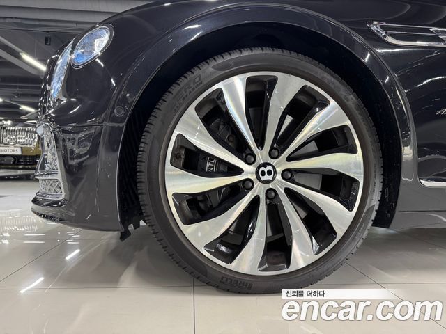 Bentley Flying Spur 2023 — photo 14