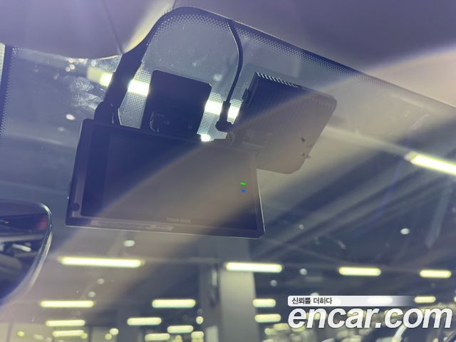 Bentley Flying Spur 2023 — photo 16