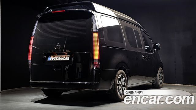 Hyundai Staria 2022 — photo 2